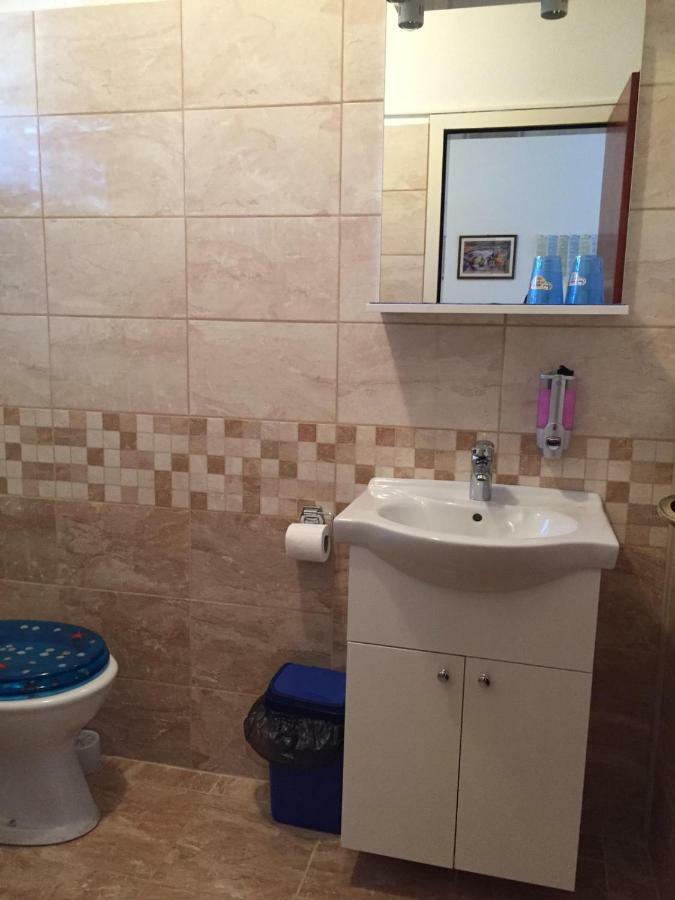 Apartmani Atila Damir Omiš Exterior foto